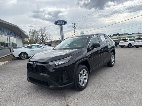 Used 2022 Toyota RAV4 LE image 5