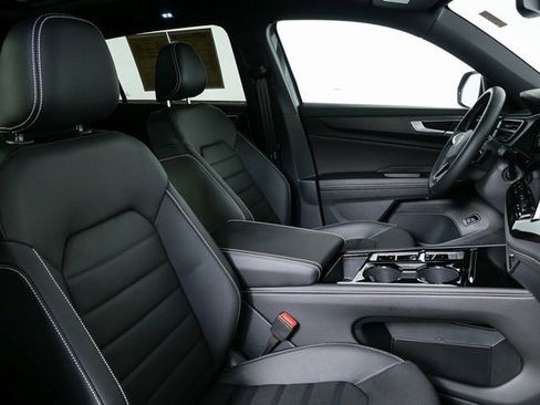 Certified 2025 Volkswagen Atlas Cross Sport SEL image 21