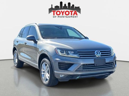 Used 2016 Volkswagen Touareg Sport image 1