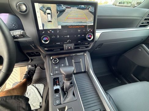 Used 2026 Lexus GX 550 w/ Accessory Package (2T) AWD/4WD image 27