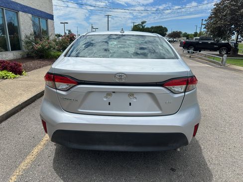 Used 2026 Toyota Corolla LE FWD image 5