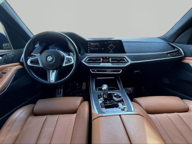 Used 2022 BMW X7 xDrive40i w/ M Sport Package AWD/4WD image 9