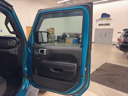 Used 2020 Jeep Wrangler Unlimited Sahara w/ Uconnect 4C Nav & Sound Group image 18