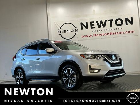 Used 2019 Nissan Rogue SV w/ Sun & Sound Touring Package FWD image 26