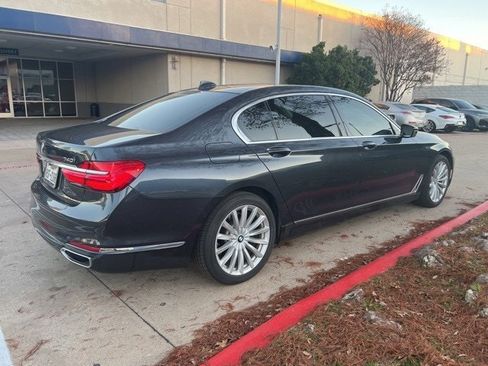 Used 2018 BMW 740i image 5