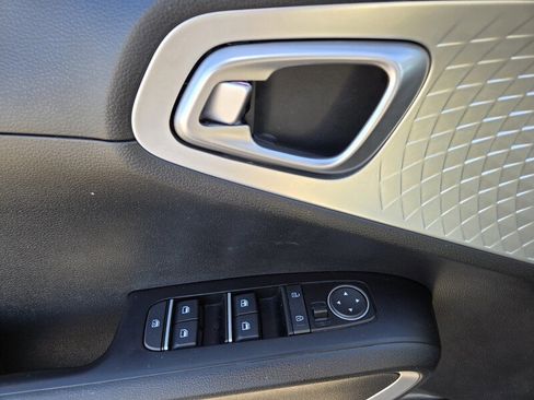 Certified 2024 Kia Soul LX w/ Option Group 015 image 33