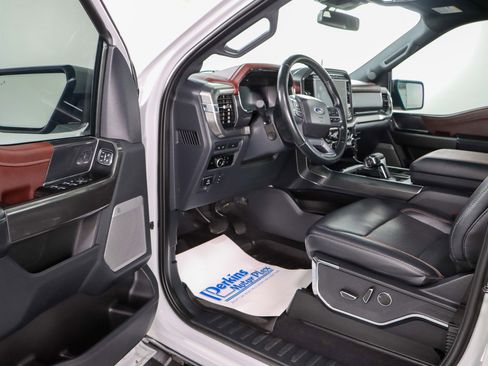 Used 2023 Ford F150 Lariat w/ Equipment Group 502A High AWD/4WD image 4
