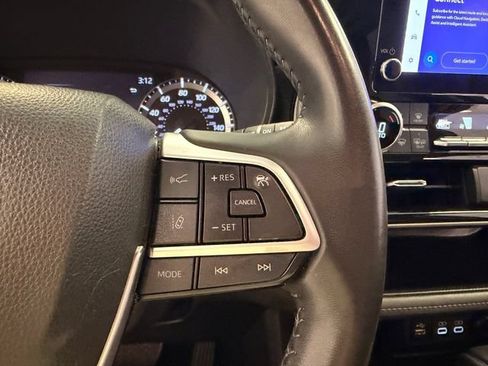 Used 2023 Toyota Highlander LE FWD image 26