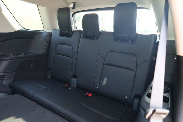 Used 2024 Nissan Pathfinder SL AWD/4WD image 29