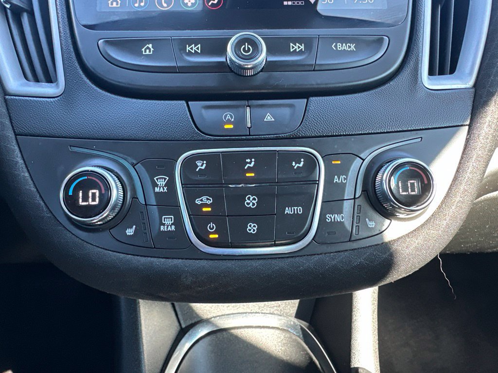 Used 2023 Chevrolet Malibu LT FWD image 4