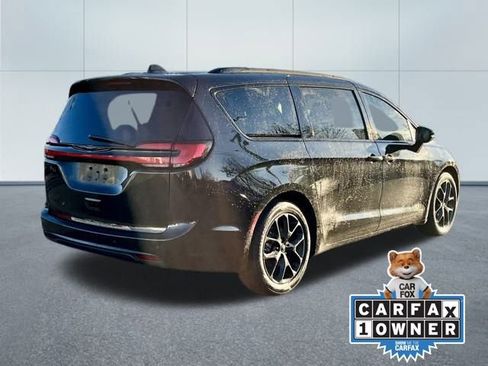 Used 2021 Chrysler Pacifica Touring w/ S Appearance Package image 15