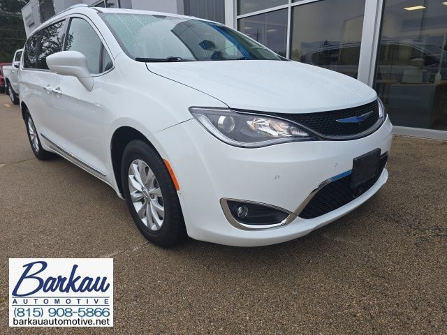 Used 2019 Chrysler Pacifica Touring-L w/ Advanced Safetytec Group FWD image 1