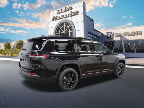 New 2026 Jeep Grand Cherokee L Limited AWD/4WD image 3