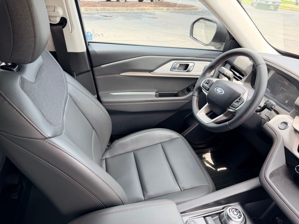 New 2026 Ford Explorer Active w/ Active Comfort Package RWD image 11