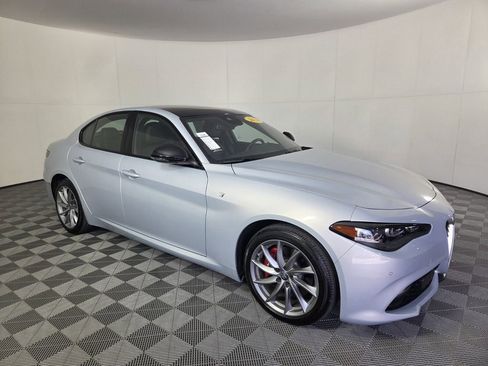 Used 2024 Alfa Romeo Giulia Ti image 2