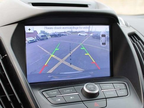 Used 2017 Ford Escape SE w/ Equipment Group 201A FWD image 11