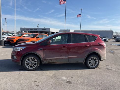 Used 2017 Ford Escape SE image 6