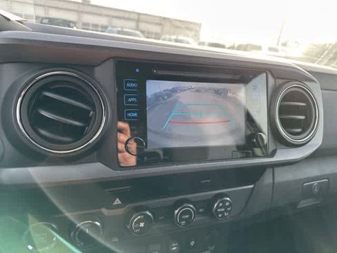 Used 2019 Toyota Tacoma TRD Sport image 8