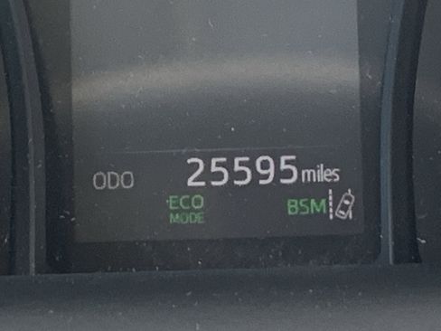 Used 2024 Toyota Camry SE image 22