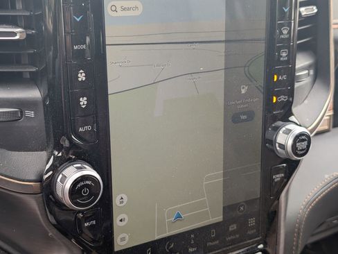 Used 2024 RAM 3500 Limited image 12