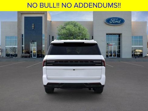 New 2026 Lincoln Navigator Reserve image 6