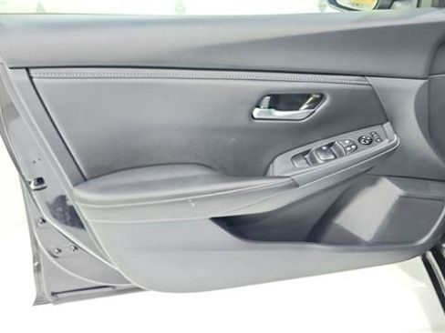 Certified 2025 Nissan Sentra SV FWD image 18