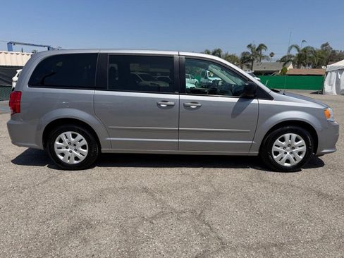 Used 2014 Dodge Grand Caravan SE w/ Quick Order Package 29E SE FWD image 4