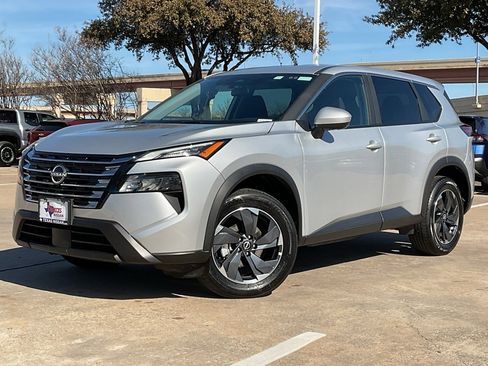 Certified 2025 Nissan Rogue SV image 2