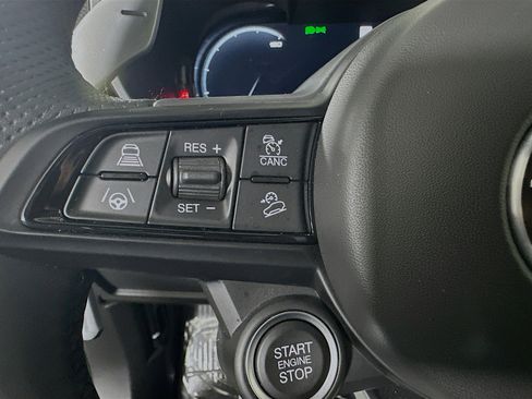 Used 2025 Alfa Romeo Stelvio Sprint w/ Convenience Package image 17