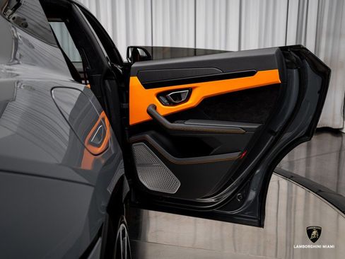 Used 2023 Lamborghini Urus S image 50