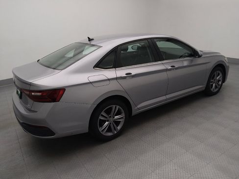 Used 2024 Volkswagen Jetta SE FWD image 10