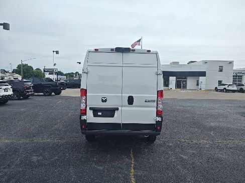 Used 2025 RAM ProMaster 2500 w/ Convenience Group FWD image 4