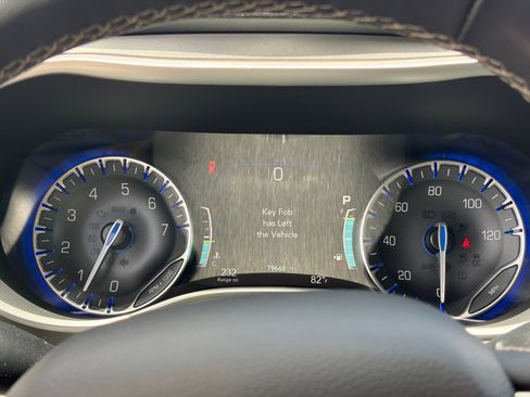 Used 2022 Chrysler Pacifica Touring-L FWD image 26