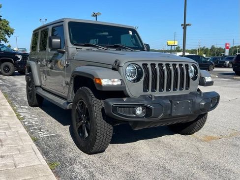 Used 2021 Jeep Wrangler Unlimited Sahara AWD/4WD image 5