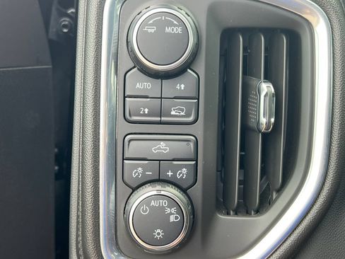 Used 2022 Chevrolet Silverado 1500 LT AWD/4WD image 18