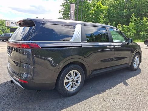Used 2024 Kia Carnival LX FWD image 5