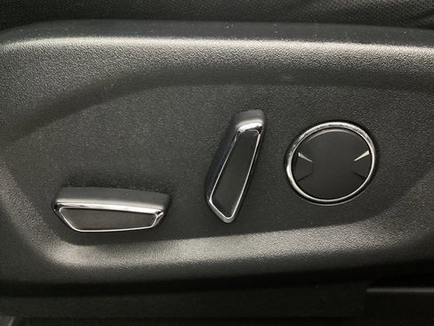 Used 2018 Ford Explorer XLT w/ Equipment Group 201A image 40