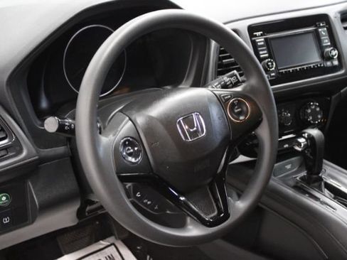 Used 2017 Honda HR-V LX image 12