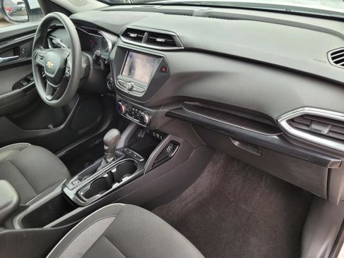 Used 2023 Chevrolet TrailBlazer LT FWD image 9