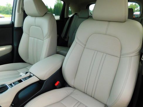 Used 2026 Honda HR-V EX-L image 16