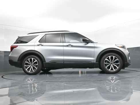 Used 2023 Ford Explorer ST-Line w/ Class IV Trailer Tow Package image 30