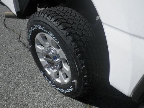 Certified 2024 Ford F250 XLT image 11