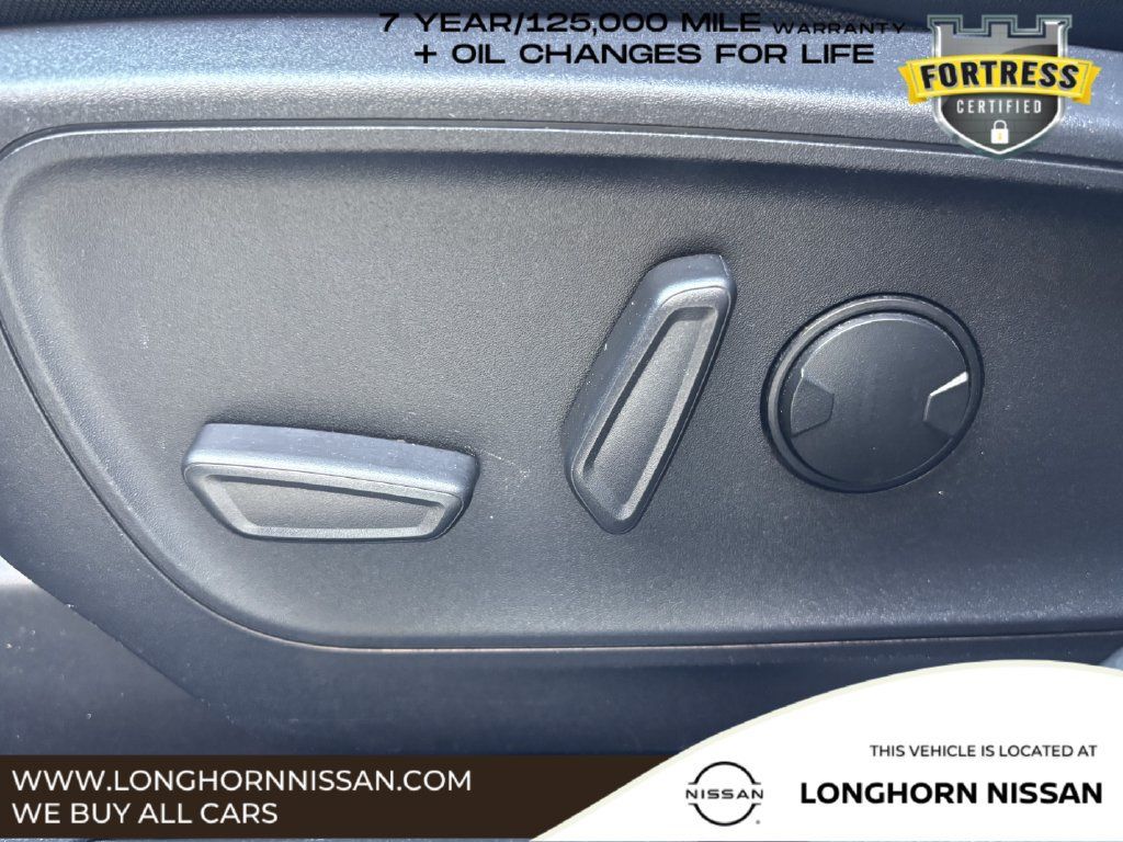 Used 2025 Ford Escape ST-Line Select AWD/4WD image 17