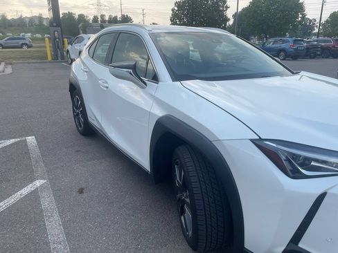 Used 2019 Lexus UX 250h w/ Premium Package AWD/4WD image 19