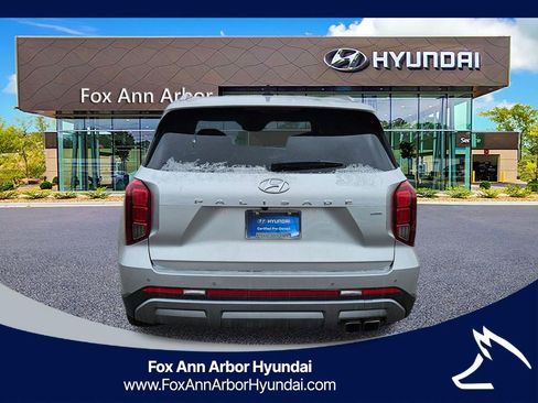 Used 2024 Hyundai Palisade SEL w/ Premium Package AWD/4WD image 4