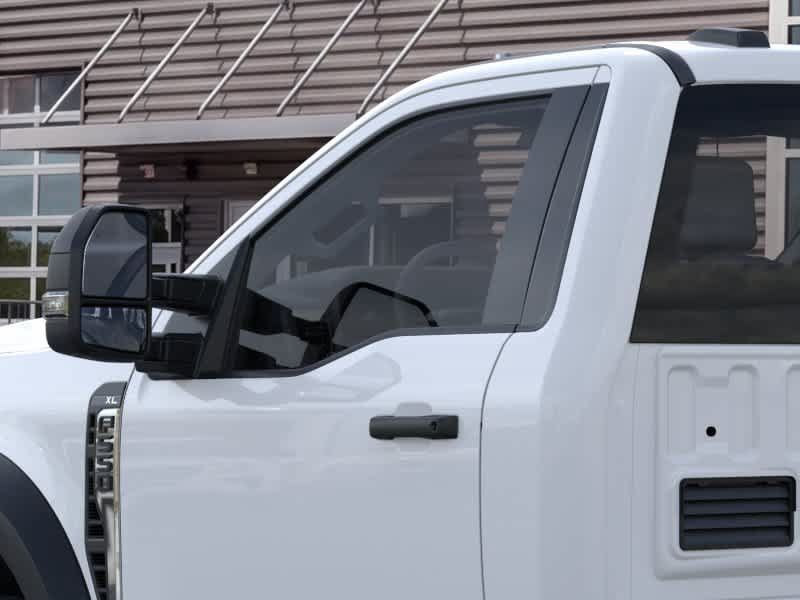 Used 2025 Ford F550 4x4 Regular Cab Super Duty image 30