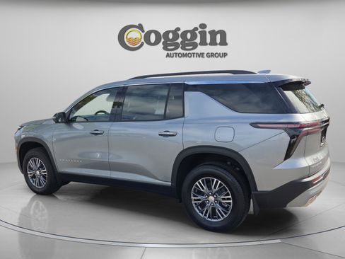 New 2026 Chevrolet Traverse LT w/ Driver Confidence Package FWD image 3