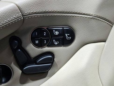 Used 2009 Mercedes-Benz SL 550 image 17