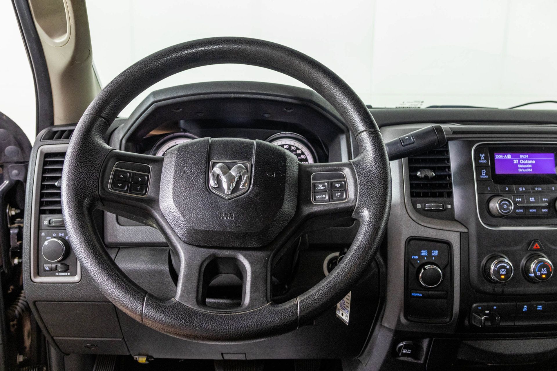 Used 2014 RAM 2500 Tradesman w/ Chrome Appearance Group AWD/4WD image 27
