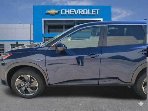 Used 2024 Nissan Rogue SV AWD/4WD image 13